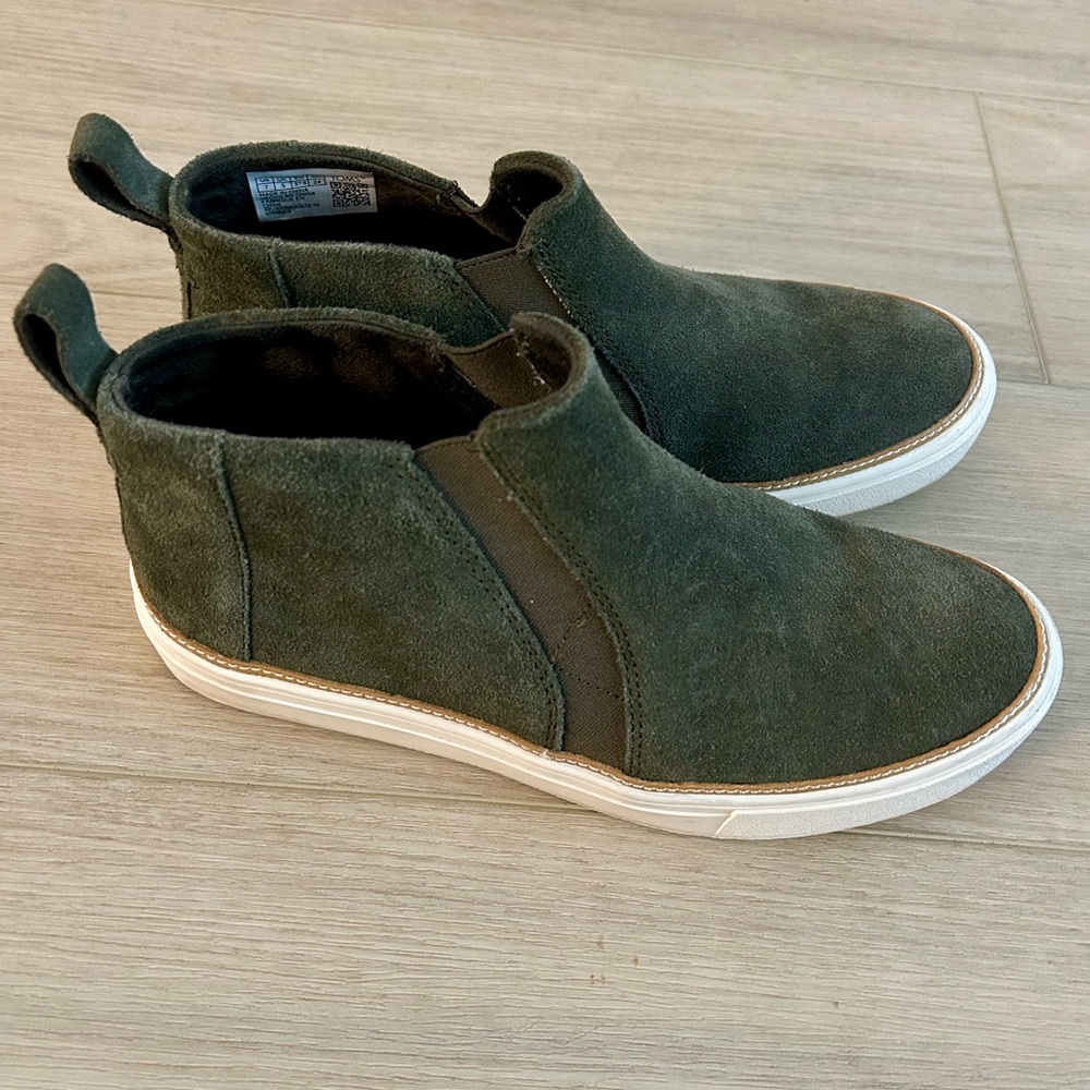 TOMS Bryce Olive Suede Sneakers